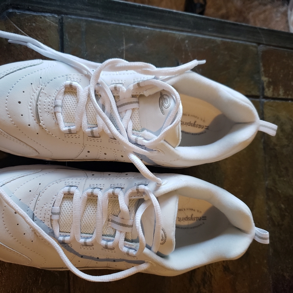 Gym shoes
